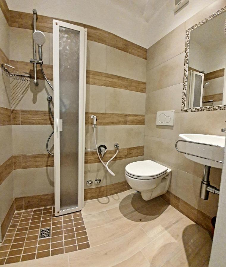 Hotel Arno Misano Adriatico Exterior photo