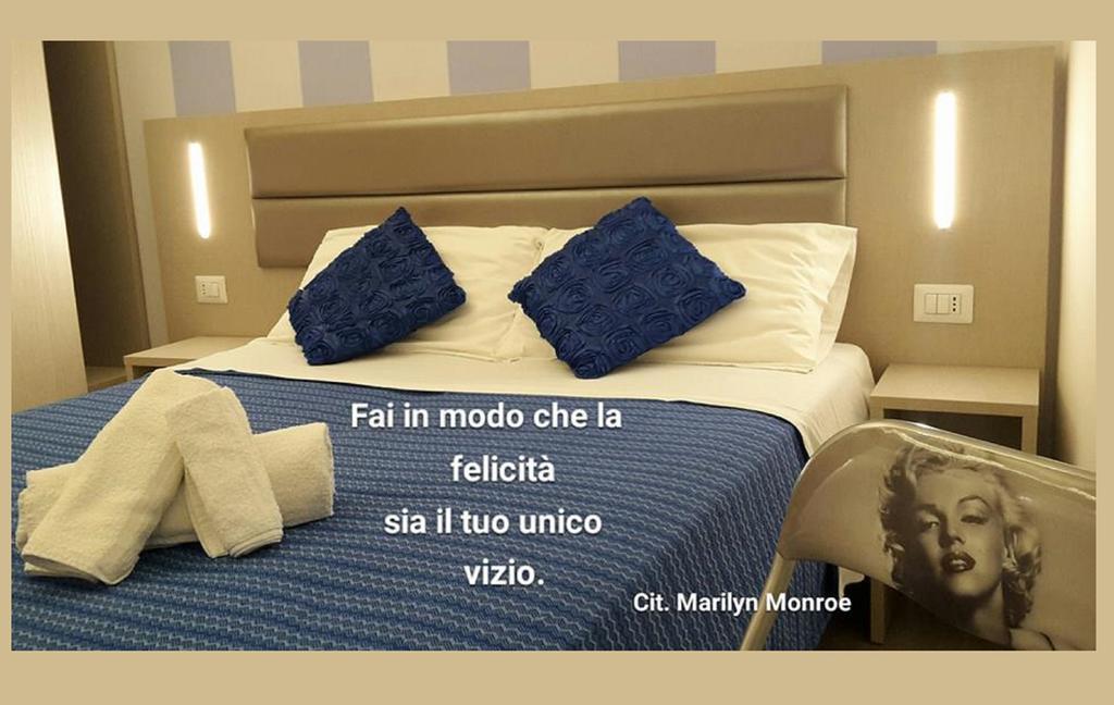 Hotel Arno Misano Adriatico Exterior photo