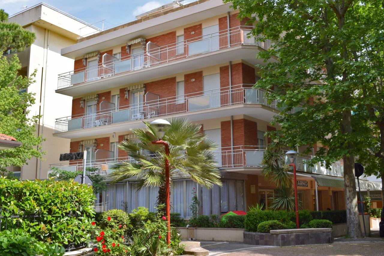 Hotel Arno Misano Adriatico Exterior photo