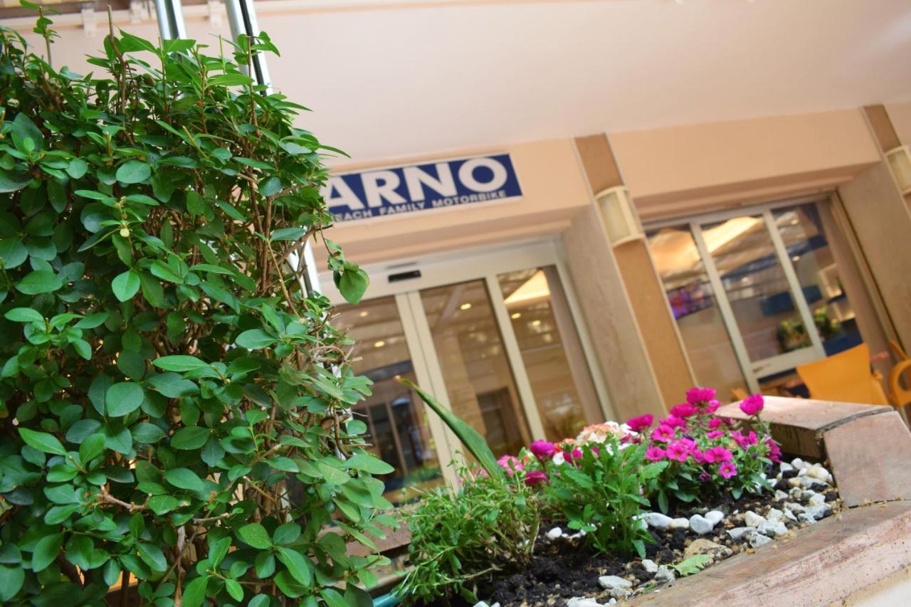 Hotel Arno Misano Adriatico Exterior photo
